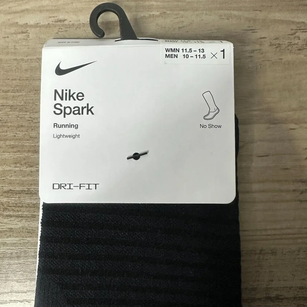 NWT Nike Unisex Spark Lightweight No Show Run Socks Black Size Large (DA359-010)